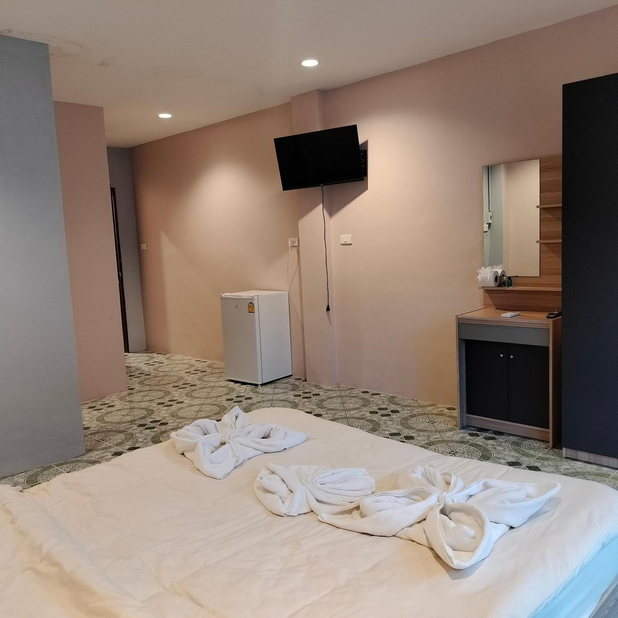 Taxim Residence Boutique Hotel Patong Exterior foto